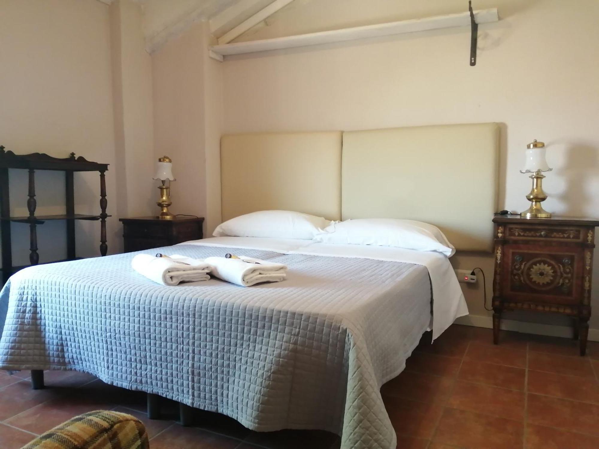 Cascina La Castagnara Bed & Breakfast Oriolo  Oda fotoğraf